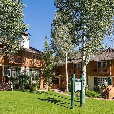 Alpenblick 1, Three Level Townhouse With Fireplace, Private Balcony, And Great Location Aspen Exterior photo