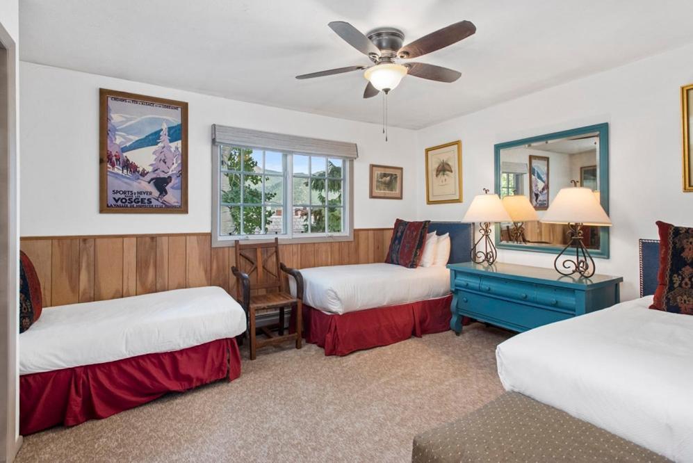 Alpenblick 1, Three Level Townhouse With Fireplace, Private Balcony, And Great Location Aspen Exterior photo