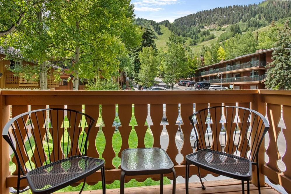 Alpenblick 1, Three Level Townhouse With Fireplace, Private Balcony, And Great Location Villa Aspen Exterior photo